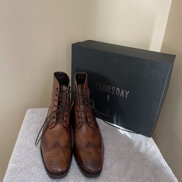 Men's business casual boots.